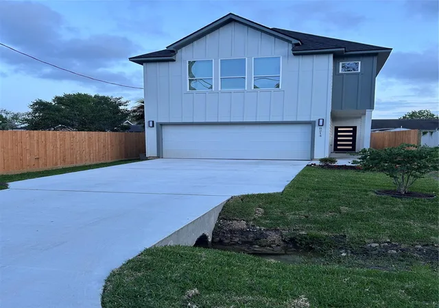 3rd image of 8214 Cowart St, Houston, TX 77029 | MLS# 9700895
