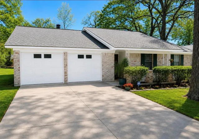 Photo 2 of Single family home for sale at 168 Greenleaf Ln, Conroe, TX 77304 | MLS# 19783338 | Listing updated on 2026-09-17