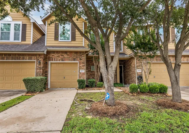 Photo 3 of Townhouse for sale at 14630 Roaring Frk Ln, Houston, TX 77095 | MLS# 10371920 | Listing updated on 2026-09-16