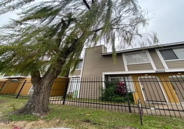 4th image of 12506 Ashford Meadow Dr #A, Houston, TX 77082 | MLS# 25069656