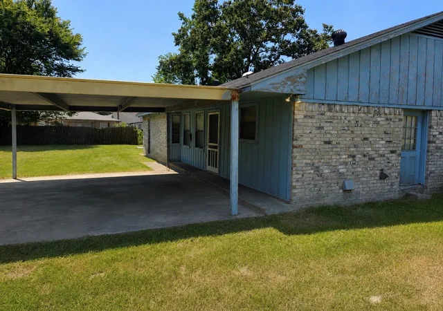 Photo 3 of Single family home for sale at 707 Willow Ave, Cleveland, TX 77327 | MLS# 73631342 | Listing updated on 2026-10-06