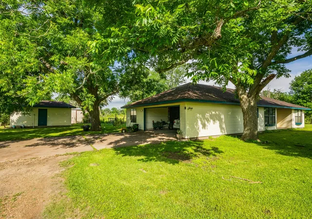 4th image of 8854 Fm 524 Rd, Sweeny, TX 77480 | MLS# 63455870