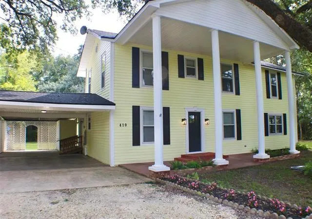 Photo 3 of Single family home for sale at 410 Belvedere Dr, Beaumont, TX 77706 | MLS# 80119165 | Listing updated on 2026-08-21