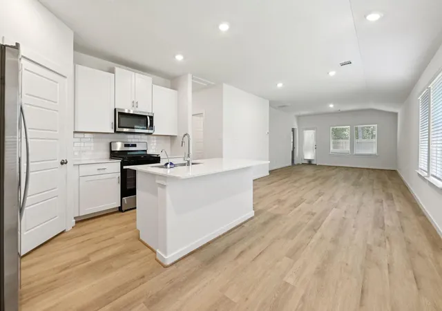 Photo 3 of Single family home for sale at 14207 Granger Pointe Ln, Conroe, TX 77302 | MLS# 33538571 | Listing updated on 2026-09-17