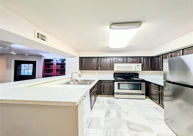 4th image of 2425 Holly Hall St #62, Houston, TX 77054 | MLS# 16439654