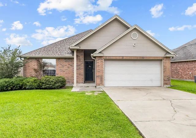 Homes for sale in Lumberton, TX | 5660 S Samantha Lane Lake, Lumberton, TX 77612 | MLS# 84430261