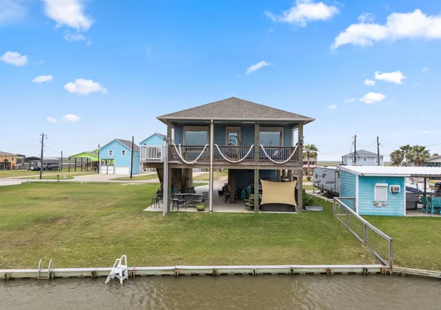 3rd image of 2023 County Road 201, Bay City, TX 77414 | MLS# 4797076