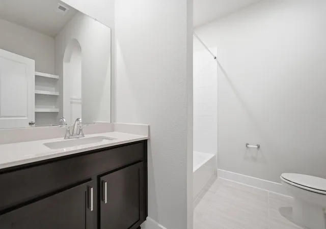 Photo 3 of Single family home for sale at 822 White Pine Hvn Ln, Crosby, TX 77532 | MLS# 18880523 | Listing updated on 2026-10-09