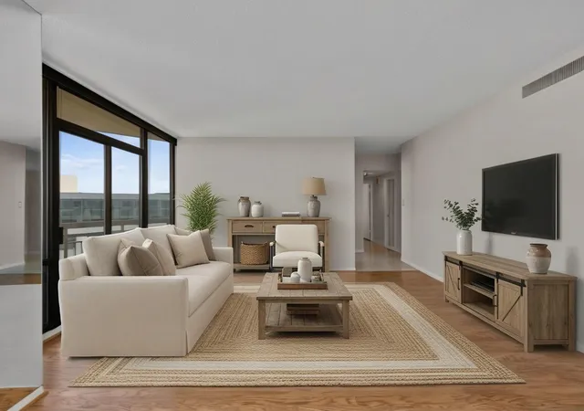 Photo 2 of Condo for sale at 14 Greenway Plz #17Q, Houston, TX 77046 | MLS# 81214906 | Listing updated on 2026-09-22