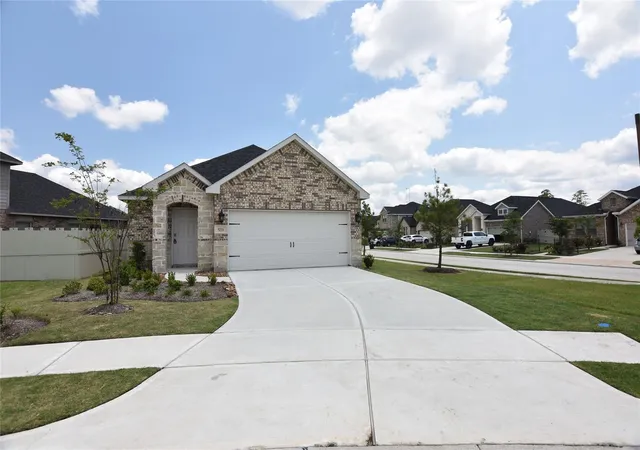Photo 2 of Single family home for sale at 9208 Inland Leather Ln, Conroe, TX 77385 | MLS# 16469631 | Listing updated on 2026-09-18