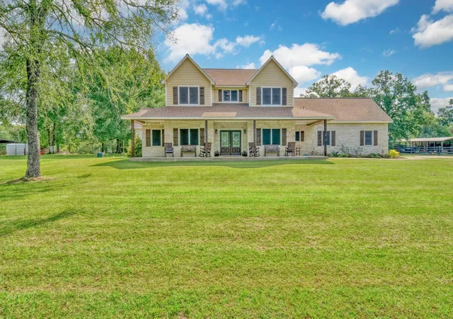 1st image of 26 Woodland Hills Dr, Huntsville, TX 77320 | MLS# 28230778