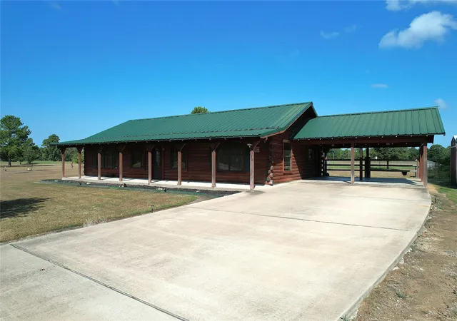 Photo 3 of Single family home for sale at 130 Raleigh Cir, Trinity, TX 75862 | MLS# 16207985 | Listing updated on 2026-09-05