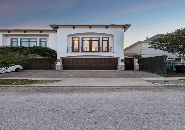 Photo 1 of Townhouse for sale at 2518 Westgate Dr #A, Houston, TX 77019 | MLS# 239622 | Listing updated on 2026-08-01
