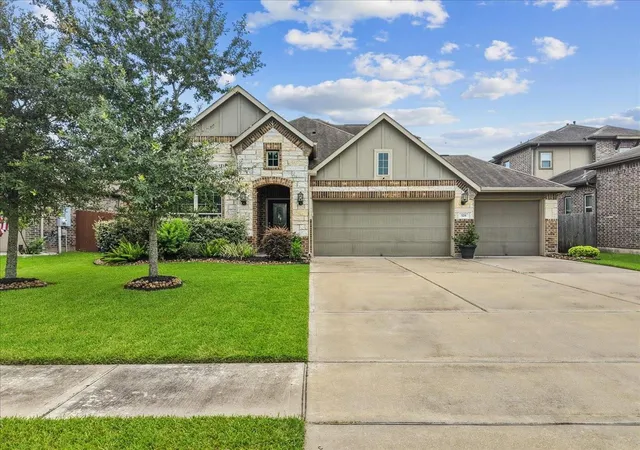 3rd image of 328 Woodway Dr, League City, TX 77573 | MLS# 21347839