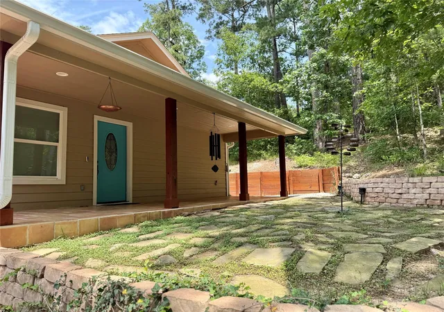 2nd image of 534 Oakdale Dr, Huntsville, TX 77320 | MLS# 30016074