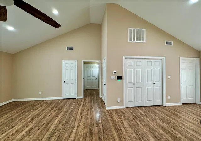 Photo 3 of Sale Pending at 534 Oakdale Dr, Huntsville, TX 77320 | MLS# 30016074 | Listing updated on 2026-09-19