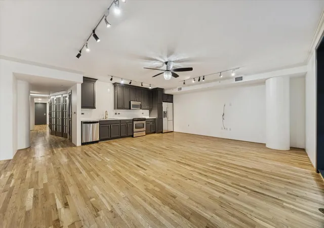 3rd image of 3030 Post Oak Blvd, Houston, TX 77056