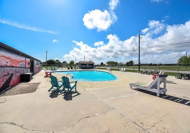 37th image of 1535 Bayview Dr, Palacios, TX 77465 | MLS# 14678111
