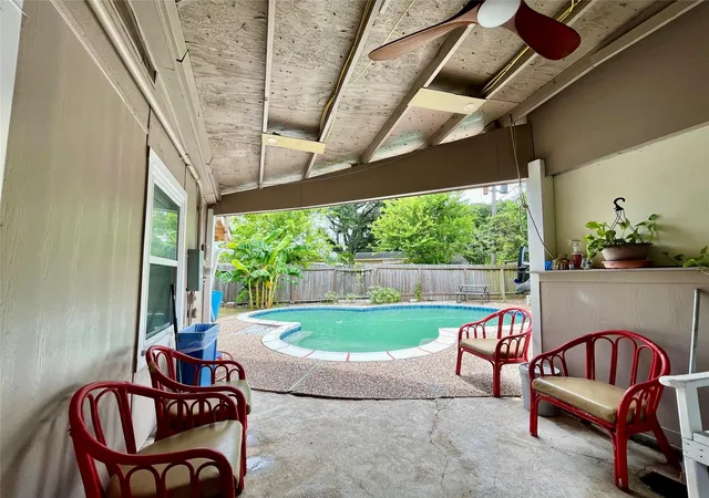 Photo 3 of Single family home for sale at 6609 Scribner Rd, Houston, TX 77074 | MLS# 70216428 | Listing updated on 2026-08-20