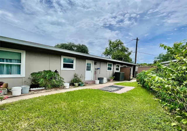 Photo 4 of Single family home for sale at 6609 Scribner Rd, Houston, TX 77074 | MLS# 70216428 | Listing updated on 2026-08-20