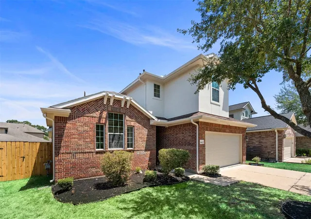 Photo 3 of Single family home for sale at 9807 Wellington Chase Ln, Humble, TX 77396 | MLS# 90091470 | Listing updated on 2026-09-13