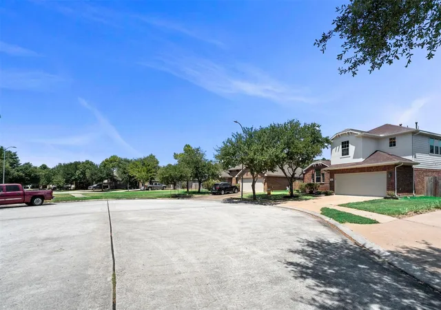 Photo 4 of Single family home for sale at 9807 Wellington Chase Ln, Humble, TX 77396 | MLS# 90091470 | Listing updated on 2026-09-13
