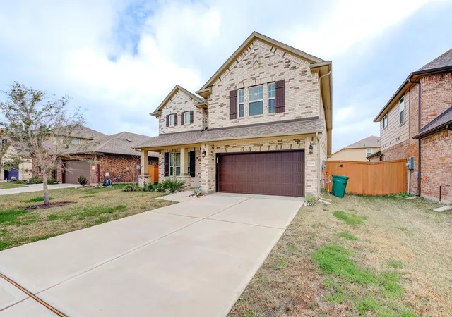 Photo 2 of Single family home for sale at 10739 Cliffs View Dr, Rosharon, TX 77583 | MLS# 66102811 | Listing updated on 2026-10-07