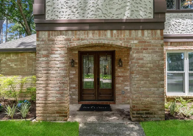 Photo 4 of Single family home for sale at 8238 Theisswood Rd, Spring, TX 77379 | MLS# 33580473 | Listing updated on 2026-09-21