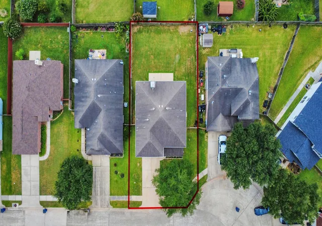 Photo 3 of Single family home for sale at 7925 Diamond Oak Dr, Texas City, TX 77591 | MLS# 11431013 | Listing updated on 2026-03-19