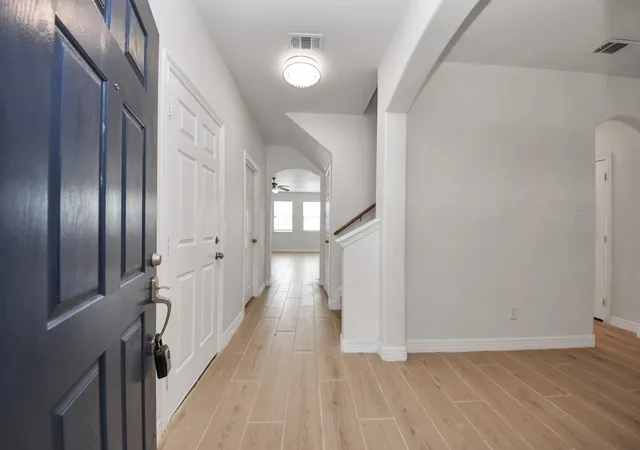 Photo 3 of Single family home for sale at 7925 Diamond Oak Dr, Texas City, TX 77591 | MLS# 11431013 | Listing updated on 2026-03-19