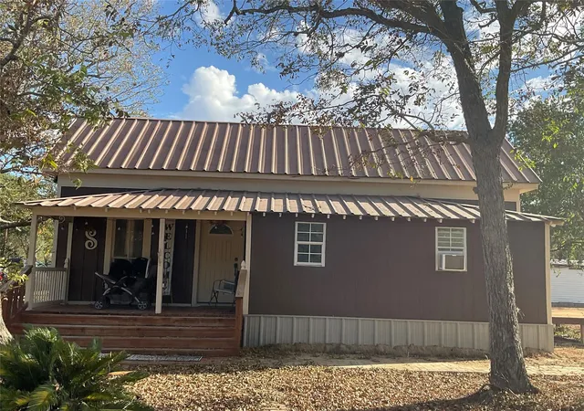 Photo 1 of Single family home for sale at 211 Martin St, Yoakum, TX 77995 | MLS# 80928742 | Listing updated on 2026-08-18