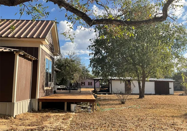 Photo 2 of Single family home for sale at 211 Martin St, Yoakum, TX 77995 | MLS# 80928742 | Listing updated on 2026-08-18