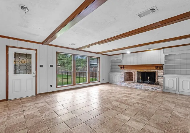 Photo 3 of Sale Pending at 714 Lodgehill Ln, Houston, TX 77090 | MLS# 67523899 | Listing updated on 2026-09-11