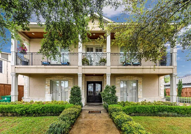 Photo 3 of Sale Pending at 1340 Idylwild St, Houston, TX 77009 | MLS# 80685640 | Listing updated on 2026-09-11