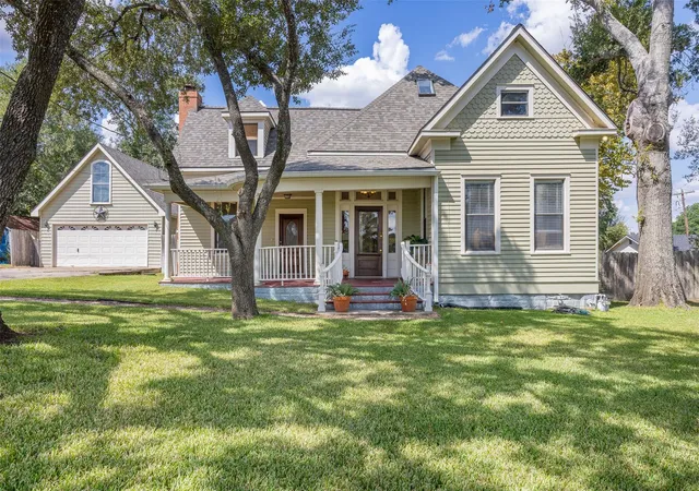 Photo 1 of Single family home for sale at 222 N Harris St, Bellville, TX 77418 | MLS# 21589273 | Listing updated on 2026-06-06