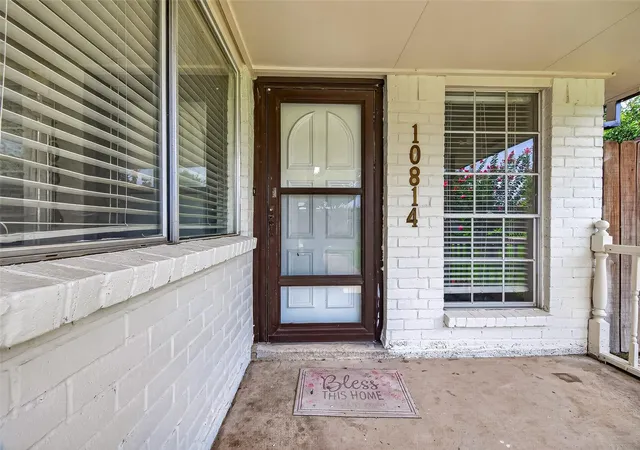 Homes for sale in Sugar Land, TX | 10814 Parkland Woods Dr, Sugar Land, TX 77498 | MLS# 97930628