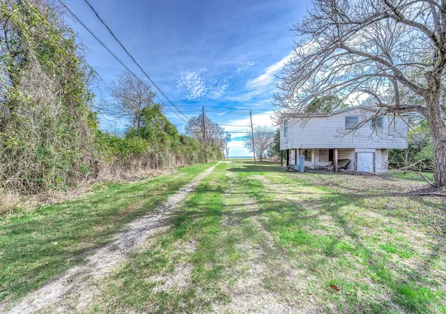 Photo 3 of Single family home for sale at 9898 Tri City Beach Rd, Baytown, TX 77523 | MLS# 62676324 | Listing updated on 2026-08-25