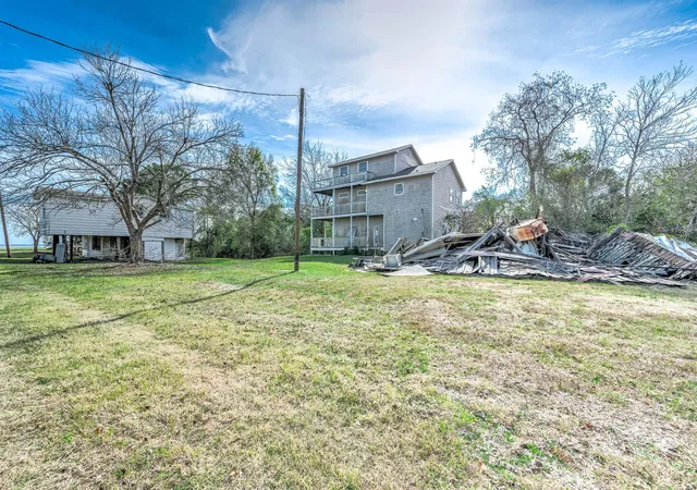 Photo 4 of Single family home for sale at 9898 Tri City Beach Rd, Baytown, TX 77523 | MLS# 62676324 | Listing updated on 2026-08-25