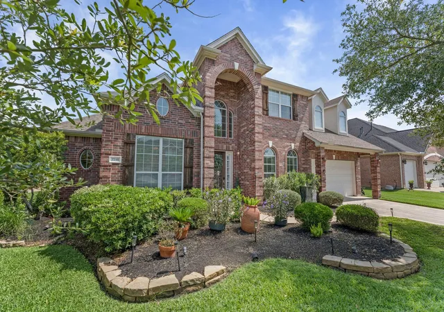 Photo 2 of Single family home for sale at 7218 Diamond Fls Ln, Spring, TX 77389 | MLS# 27500034 | Listing updated on 2026-09-12