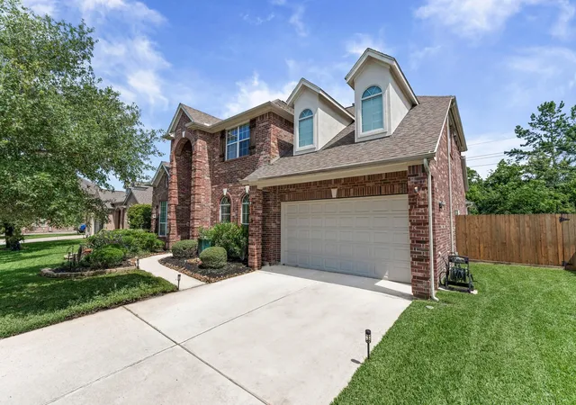 Photo 3 of Single family home for sale at 7218 Diamond Fls Ln, Spring, TX 77389 | MLS# 27500034 | Listing updated on 2026-09-12