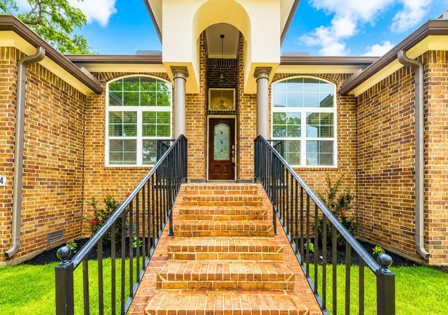 4th image of 7214 Deep Forest Dr, Houston, TX 77088 | MLS# 43248281