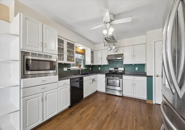 5th image of 1009 3Rd St, Seabrook, TX 77586 | MLS# 87930812