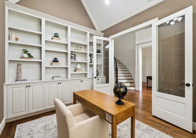 Photo 3 of Sale Pending at 1418 Du Barry Ln, Houston, TX 77018 | MLS# 56388913 | Listing updated on 2026-08-31