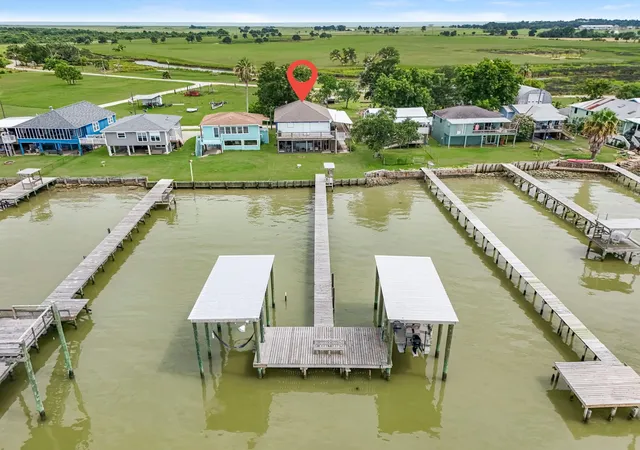 Homes for sale in Anahuac, TX | 211 Captains Rd, Anahuac, TX 77514 | MLS# 82018053