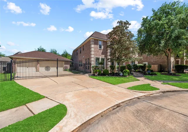 2nd image of 8106 Hollowhaven Ct, Houston, TX 77095 | MLS# 15295246