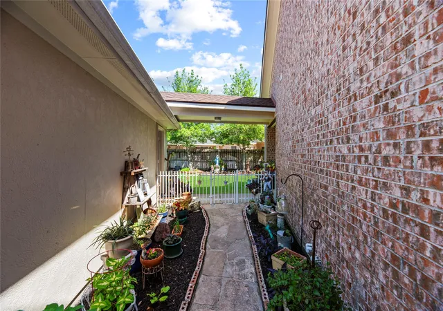 4th image of 8106 Hollowhaven Ct, Houston, TX 77095 | MLS# 15295246