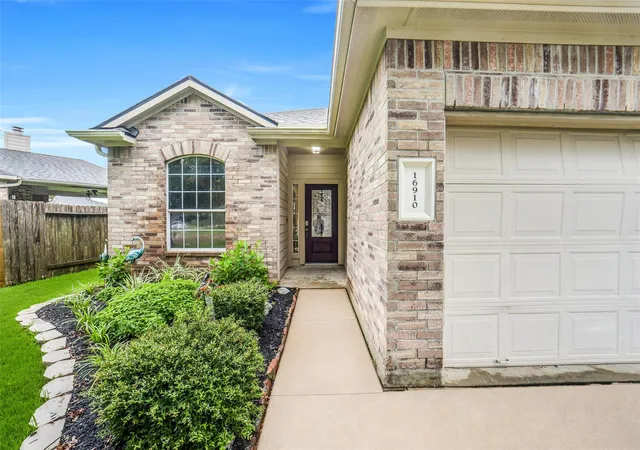 Photo 3 of Sale Pending at 16910 Farley Pass Dr, Houston, TX 77095 | MLS# 24557999 | Listing updated on 2026-09-01