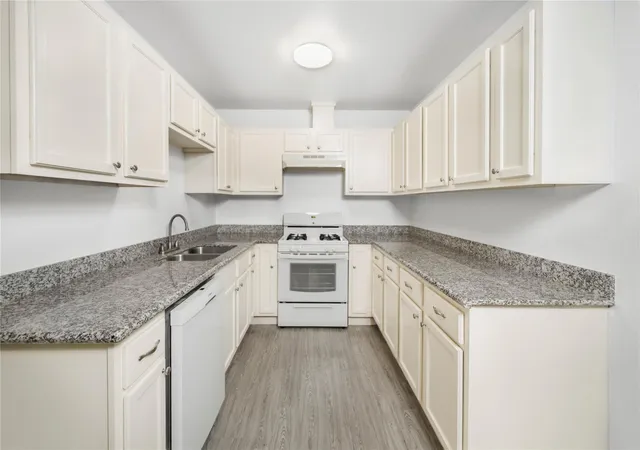 2nd image of 632 Luke St, Dayton, TX 77535 | MLS# 34686296