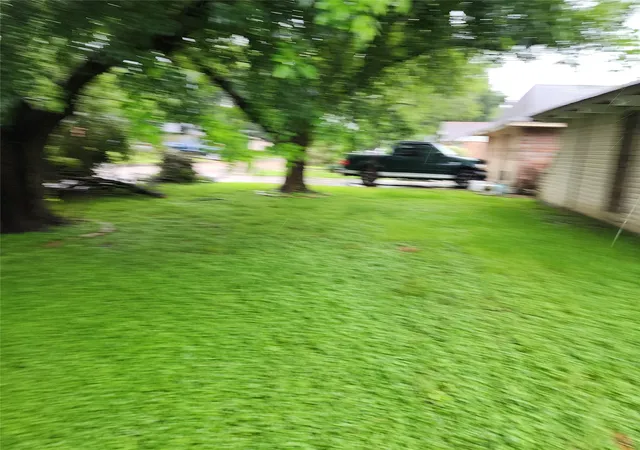 4th image of 7211 Log View Dr, Houston, TX 77040 | MLS# 72756423