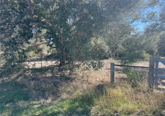 Photo 3 of Land for sale at 8431 Us 59 S, Victoria, TX 77905 | MLS# 20007758 | Listing updated on 2026-03-03